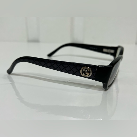 Gucci Eyeglass Frame with GG gold/silver tone interlocking design - Picture 13 of 16